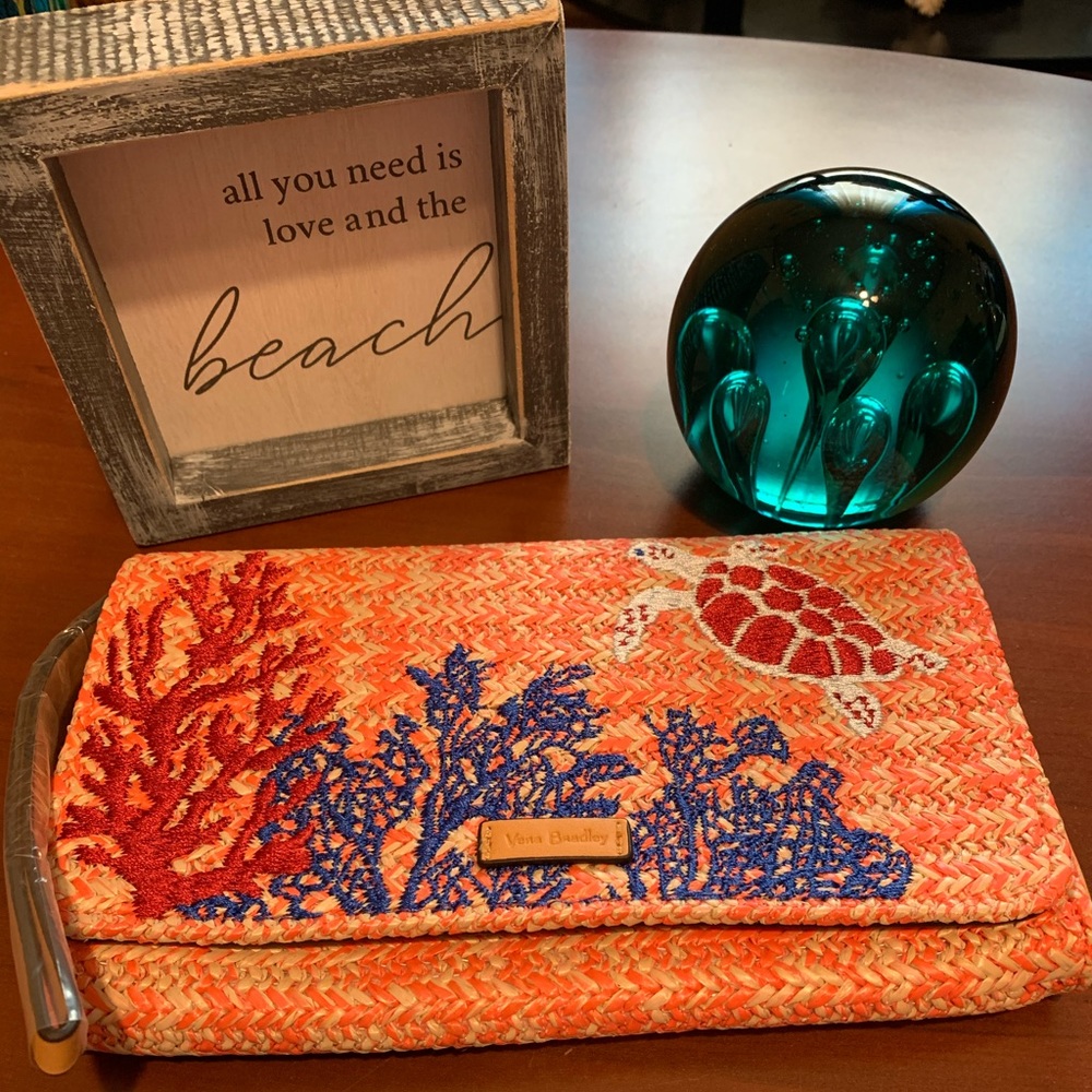 👜Vera Bradley Straw Beach Wristley👜